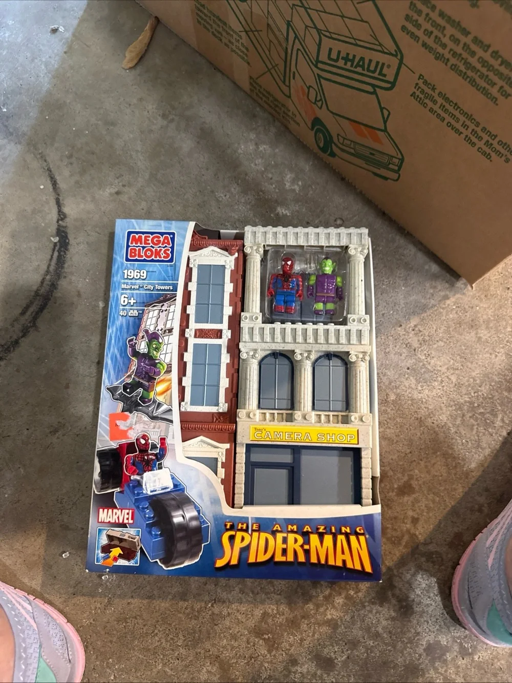 Mega Bloks The Amazing Spider-Man City Towers Playset - Blue, Gray & White